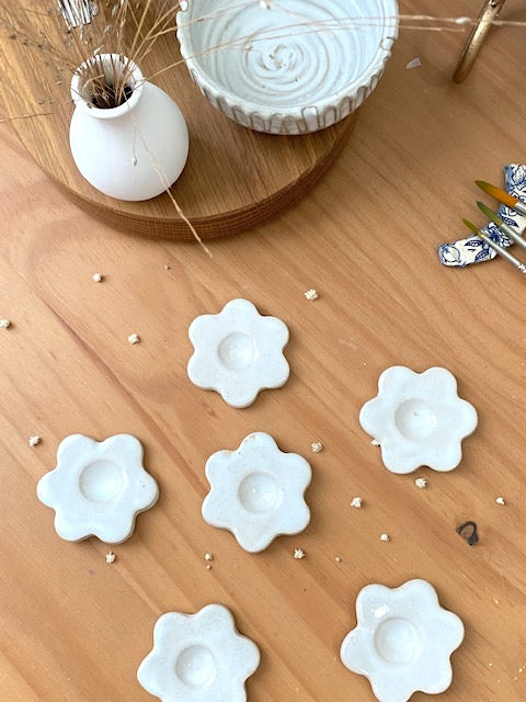 Floral paint pan